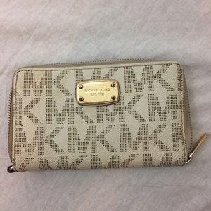 Micheal Kors Wallet